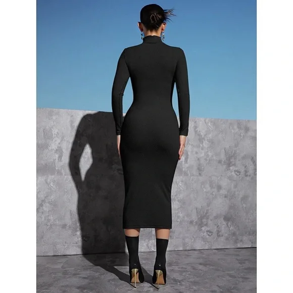 π€ BLACK MOCK NECK BODYCON MAXI DRESS! - Picture 2 of 6